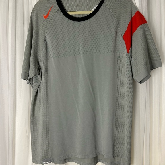 Vintage Nike MMIV Men's Gray Shirt with Orange Accent - Picture 1 of 5